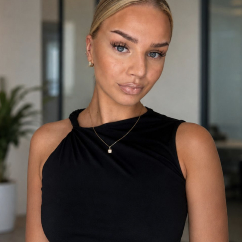 Anni Pakarinen — Sales Specialist